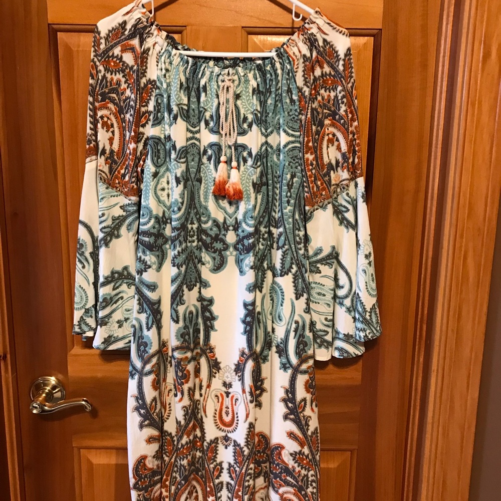 👗 dress three quarts length sleeved